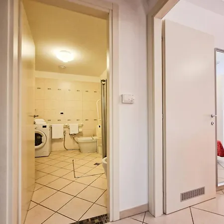 아파트 Warm Family Flat With Terrace